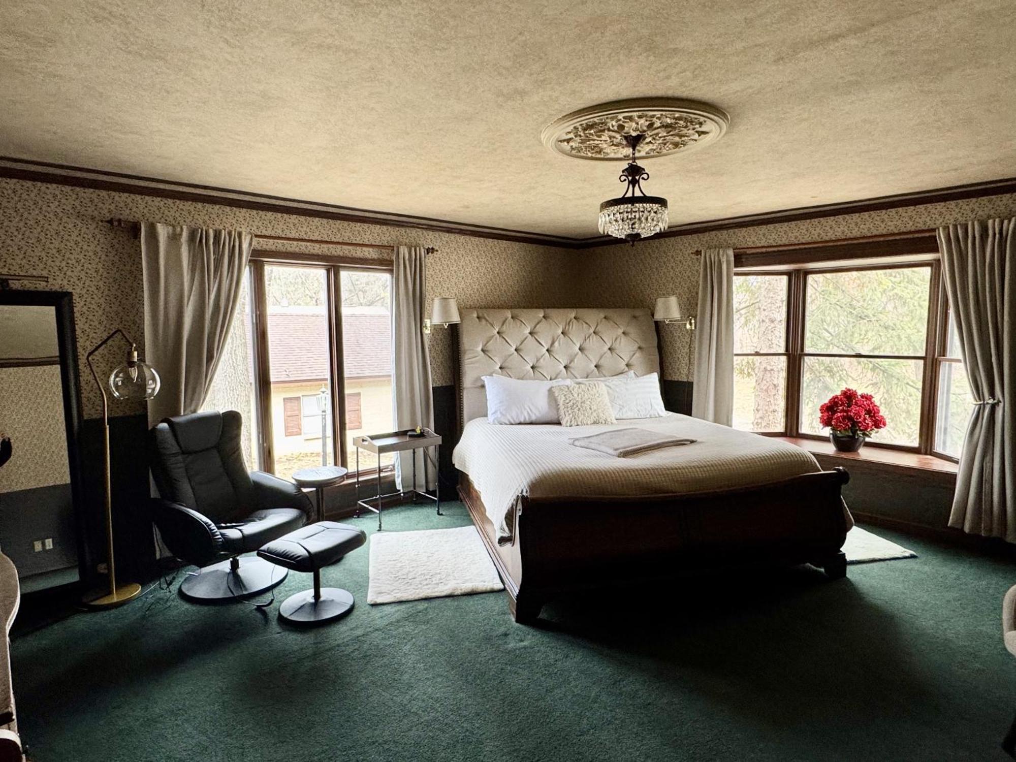 Otter Creek Eau Claire Altoona Bed & Breakfast Exterior photo
