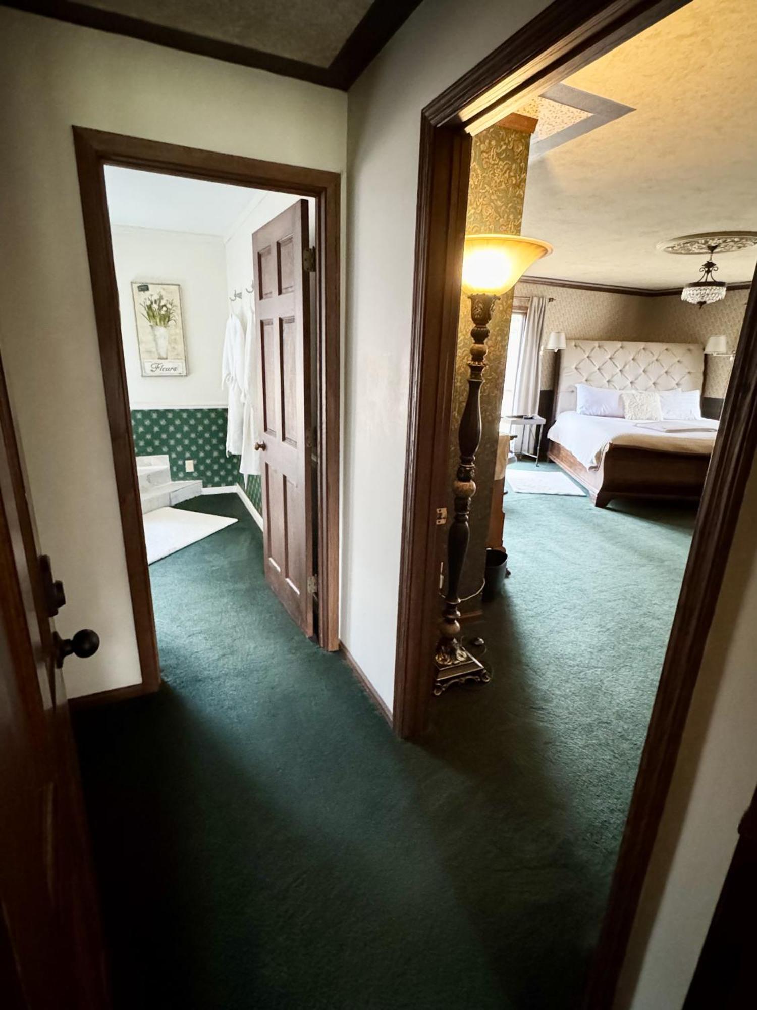 Otter Creek Eau Claire Altoona Bed & Breakfast Exterior photo